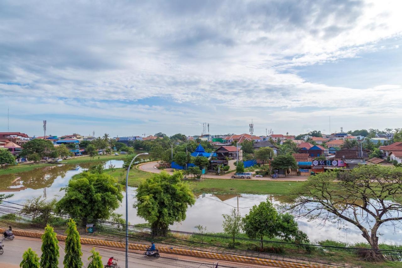 Siem Reap Riverside Hotel מראה חיצוני תמונה